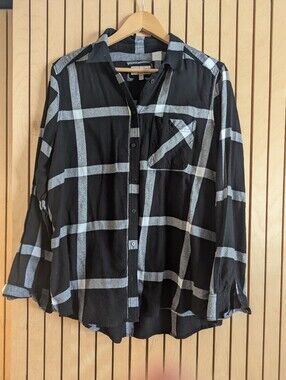 Express Women's Boyfriend Flannel Black and White Button-Up Shirt Large